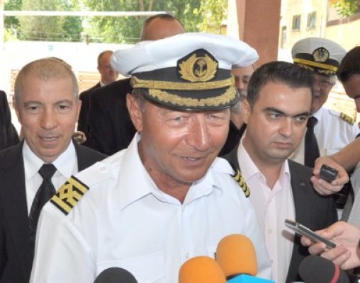 Preşedintele României a trecut testul pentru reconfirmarea brevetului de comandant de navă